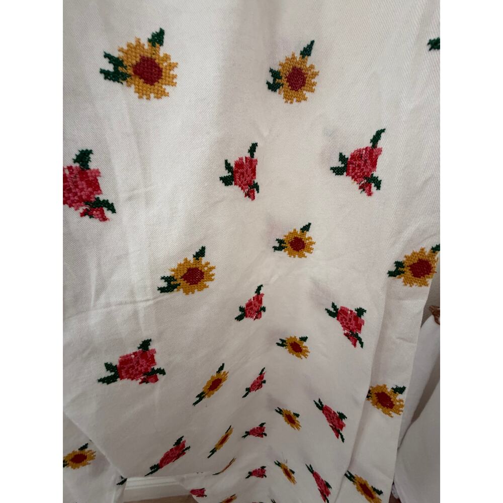Farm Rio NEW Cross Stitch Flowers Embroidered Pants Off-White, M/L - Picture 11 of 13